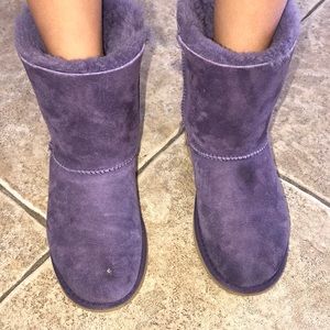 Purple bailey button Uggs KIDS